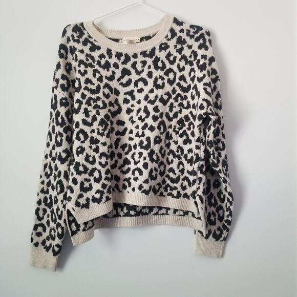 Leopard Print Sweater by Yet Again size Medium - Picture 1 of 6
